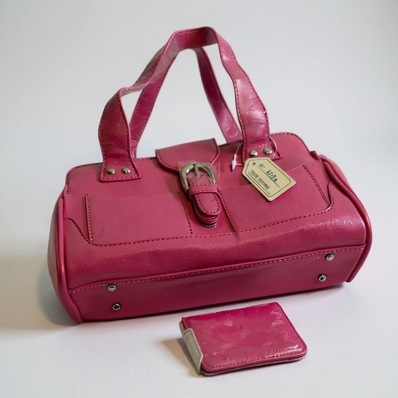 NWT Bubble Gum pink Stylish Shoulder Bag - Picture 2 of 5